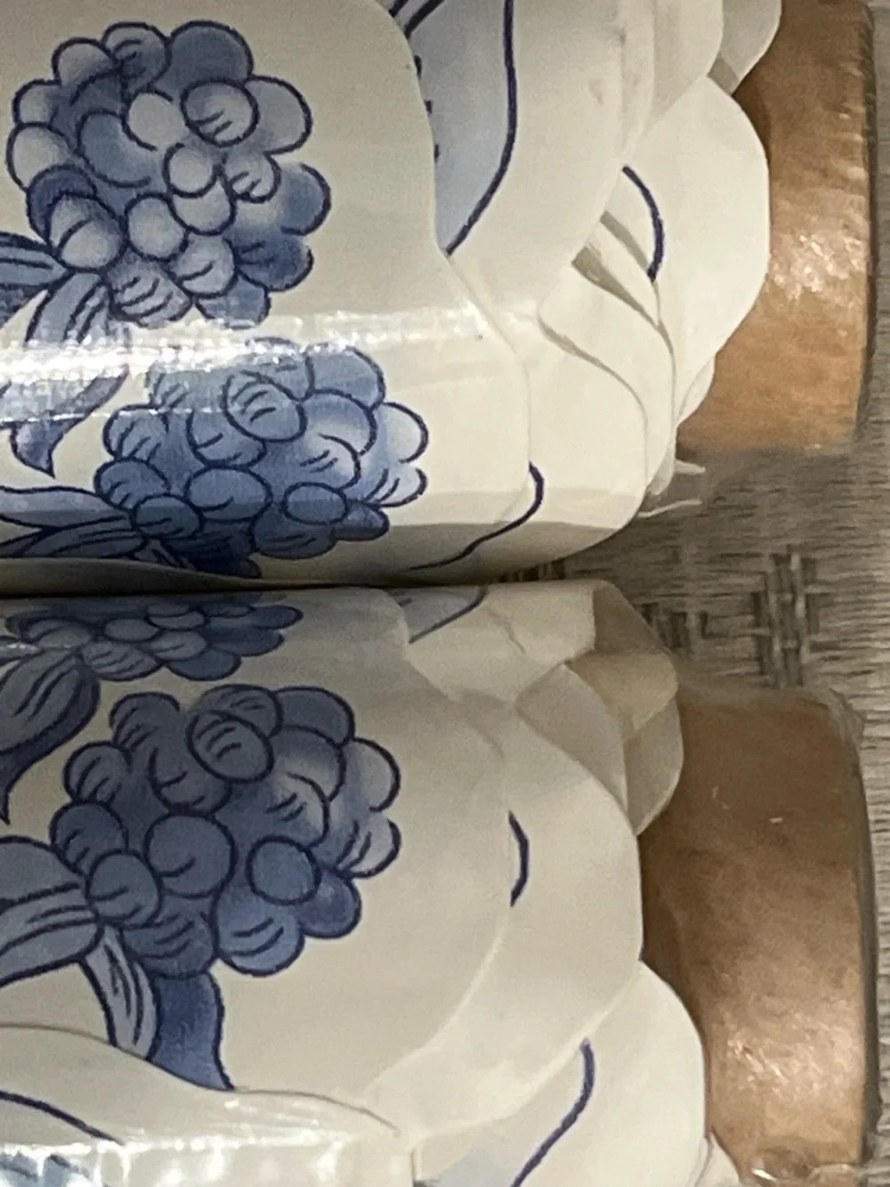 2 Longaberger Prepasted Wallpaper Scalloped Border Provincial Cottage 8.75